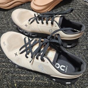 ON Women's Athletic Shoes - Black and Pink